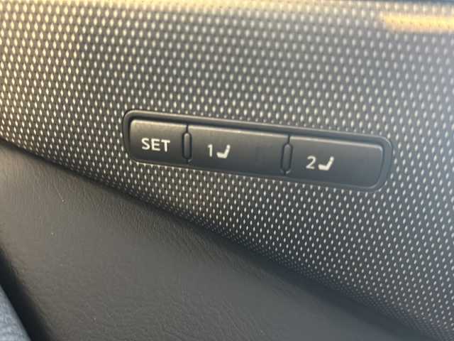 日産 スカイライン 400R 静岡県 2020(令2)年 5.5万km メテオフレークブラックパール 純正ナビ/AM・FM/フルセグTV/CD/DVD/USB/Bluetooth/Apple Carplay/主要装備/・純正ナビ　/・レーダークルーズコントロール　/・シートヒーター　/・テレスコ　/・全方位カメラ　　/・スマートキー　/・コーナーセンサー/・パドルシフト　/・オートライト　/・スペアキー　/・取扱説明書　/・保証書　/・ＥＴＣ　/・ＬＥＤヘッドライト　/・パワーシート/・フォグランプ/・純正アルミホイール/・ステアリングリモコン