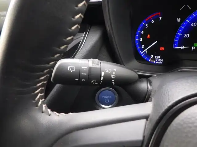 トヨタ カローラツーリング ハイブリッド ダブルバイビー 千葉県 2022(令4)年 3.1万km スパークリングブラックパールクリスタルシャイン 215/45R17/Toyota Safety Sense/・プリクラッシュセーフティ/・レーンディパーチャーアラート/・オートハイビーム/・レーダークルーズコントロール/ディスプレイオーディオ/【Bluetooth接続】/バックカメラ/ドライブレコーダー/ハーフレザーシート/革巻きステアリング/ステアリングスイッチ/ETC（2.0）/LEDヘッドライト/フォグライト/ウインカーミラー/純正17インチアルミホイル/スマートキー