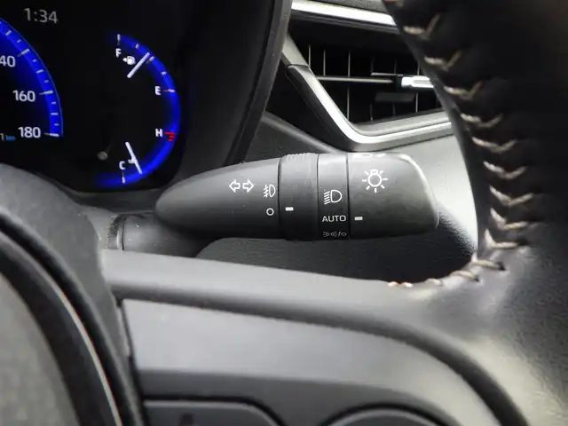 トヨタ カローラツーリング ハイブリッド ダブルバイビー 千葉県 2022(令4)年 3.1万km スパークリングブラックパールクリスタルシャイン 215/45R17/Toyota Safety Sense/・プリクラッシュセーフティ/・レーンディパーチャーアラート/・オートハイビーム/・レーダークルーズコントロール/ディスプレイオーディオ/【Bluetooth接続】/バックカメラ/ドライブレコーダー/ハーフレザーシート/革巻きステアリング/ステアリングスイッチ/ETC（2.0）/LEDヘッドライト/フォグライト/ウインカーミラー/純正17インチアルミホイル/スマートキー