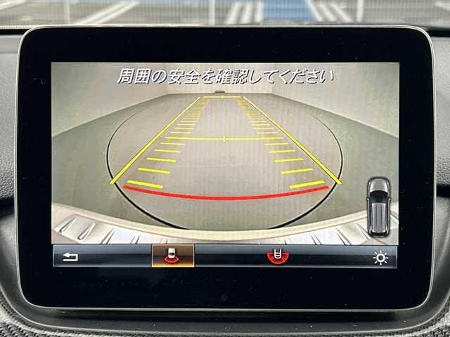 メルセデス・ベンツ Ｂ１８０ スポーツ 奈良県 2017(平29)年 3万km カルサイトホワイト 純正HDDナビ/BT/CD/DVD/SD/フルセグTV/AppleCarPlay/AndroidAuto/バックカメラ/レーダーセーフティパッケージ/　-ブラインドスポットアシスト/　-レーンキーピングアシスト/　-アダクティブクルーズコントロール/　-アクティブブレーキアシスト/前後コーナーセンサー/ハーフレザーシート/D席メモリー機能付パワーシート/D/N席シートヒーター/パドルシフト/LEDヘッドライト/オートハイビーム/純正18インチAW/純正フロアマット/ドアバイザー/プッシュスタート/ETC