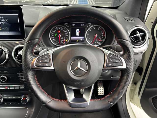 メルセデス・ベンツ Ｂ１８０ スポーツ 奈良県 2017(平29)年 3万km カルサイトホワイト 純正HDDナビ/BT/CD/DVD/SD/フルセグTV/AppleCarPlay/AndroidAuto/バックカメラ/レーダーセーフティパッケージ/　-ブラインドスポットアシスト/　-レーンキーピングアシスト/　-アダクティブクルーズコントロール/　-アクティブブレーキアシスト/前後コーナーセンサー/ハーフレザーシート/D席メモリー機能付パワーシート/D/N席シートヒーター/パドルシフト/LEDヘッドライト/オートハイビーム/純正18インチAW/純正フロアマット/ドアバイザー/プッシュスタート/ETC