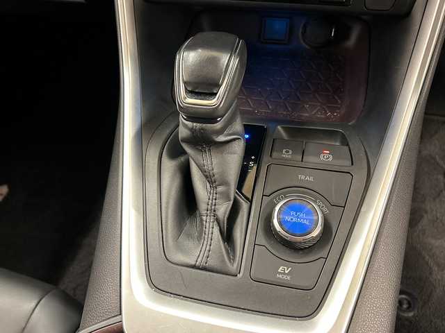 トヨタ ＲＡＶ４ ハイブリットG 道央・札幌 2019(令1)年 9.5万km センシュアルレッドマイカ /4WD//純正ナビ//オートライト//オートエアコン//フルセグテレビ//バックカメラ//クルーズコントロール//ドアバイザー//プッシュスタート//パワーバックドア//ETC//オートマチックハイビーム//フォグランプ//シートヒーター//ドライブレコーダー//エンジンスタータ//パワーバックドア//ステアリングヒーター//夏タイヤ付き