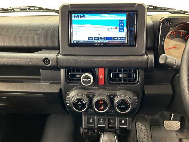 スズキ ジムニー XL 道央・札幌 2023(令5)年 1.7万km ミディアムグレー ４ＷＤ//HDDナビ//ワンオーナー//フルセグテレビ//バックカメラ//アイドリングストップ//ドアバイザー//プッシュスタート//ETC//ドライブレコーダー//オートライト//シートヒーター//夏タイヤ付き