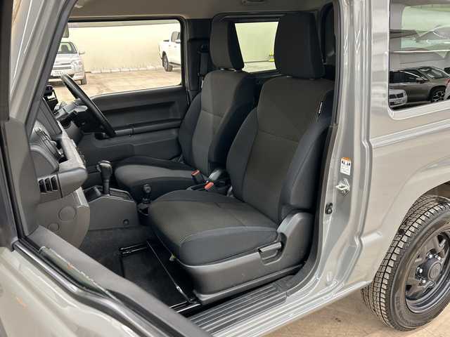 スズキ ジムニー XL 道央・札幌 2023(令5)年 1.7万km ミディアムグレー ４ＷＤ//HDDナビ//ワンオーナー//フルセグテレビ//バックカメラ//アイドリングストップ//ドアバイザー//プッシュスタート//ETC//ドライブレコーダー//オートライト//シートヒーター//夏タイヤ付き