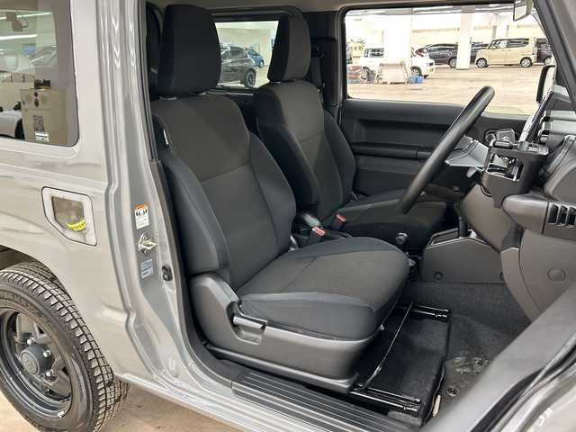 スズキ ジムニー XL 道央・札幌 2023(令5)年 1.7万km ミディアムグレー ４ＷＤ//HDDナビ//ワンオーナー//フルセグテレビ//バックカメラ//アイドリングストップ//ドアバイザー//プッシュスタート//ETC//ドライブレコーダー//オートライト//シートヒーター//夏タイヤ付き