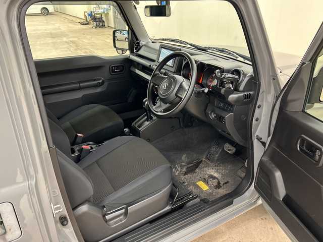 スズキ ジムニー XL 道央・札幌 2023(令5)年 1.7万km ミディアムグレー ４ＷＤ//HDDナビ//ワンオーナー//フルセグテレビ//バックカメラ//アイドリングストップ//ドアバイザー//プッシュスタート//ETC//ドライブレコーダー//オートライト//シートヒーター//夏タイヤ付き