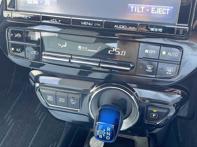 トヨタ プリウス S ツーリングセレクション 千葉県 2016(平28)年 11.1万km アティチュードブラックマイカ 社外エアロ/純正9インチナビ【DSZT-YC4T】/フルセグTV/Bluetooth/CD/DVD/FM/AM/SD/バックカメラ/ビルトインETC/レーダークルーズコントロール/プリクラッシュセーフティー/レーンキープアシスト/クリアランスソナー/シートヒーターD/N席/LEDヘッドライト/オートライト/オートハイビーム/ステアリングスイッチ/ドアバイザー/社外アルミ17インチ/純正フロアマット/スマートキー/保証書/取扱説明書