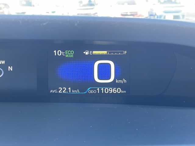 トヨタ プリウス S ツーリングセレクション 千葉県 2016(平28)年 11.1万km アティチュードブラックマイカ 社外エアロ/純正9インチナビ【DSZT-YC4T】/フルセグTV/Bluetooth/CD/DVD/FM/AM/SD/バックカメラ/ビルトインETC/レーダークルーズコントロール/プリクラッシュセーフティー/レーンキープアシスト/クリアランスソナー/シートヒーターD/N席/LEDヘッドライト/オートライト/オートハイビーム/ステアリングスイッチ/ドアバイザー/社外アルミ17インチ/純正フロアマット/スマートキー/保証書/取扱説明書