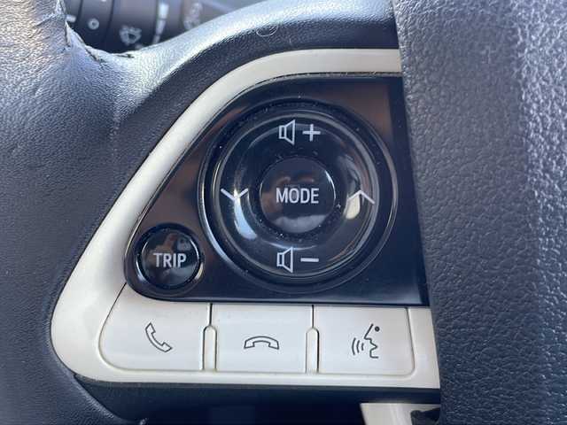 トヨタ プリウス S ツーリングセレクション 千葉県 2016(平28)年 11.1万km アティチュードブラックマイカ 社外エアロ/純正9インチナビ【DSZT-YC4T】/フルセグTV/Bluetooth/CD/DVD/FM/AM/SD/バックカメラ/ビルトインETC/レーダークルーズコントロール/プリクラッシュセーフティー/レーンキープアシスト/クリアランスソナー/シートヒーターD/N席/LEDヘッドライト/オートライト/オートハイビーム/ステアリングスイッチ/ドアバイザー/社外アルミ17インチ/純正フロアマット/スマートキー/保証書/取扱説明書