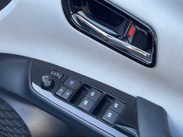 トヨタ プリウス S ツーリングセレクション 千葉県 2016(平28)年 11.1万km アティチュードブラックマイカ 社外エアロ/純正9インチナビ【DSZT-YC4T】/フルセグTV/Bluetooth/CD/DVD/FM/AM/SD/バックカメラ/ビルトインETC/レーダークルーズコントロール/プリクラッシュセーフティー/レーンキープアシスト/クリアランスソナー/シートヒーターD/N席/LEDヘッドライト/オートライト/オートハイビーム/ステアリングスイッチ/ドアバイザー/社外アルミ17インチ/純正フロアマット/スマートキー/保証書/取扱説明書