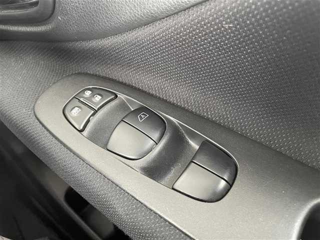 日産 セレナ ハイウェイスター Vセレクション 茨城県 2012(平24)年 6.7万km ブリリアントシルバー (株)IDOMが運営する【じしゃロン水戸店】の自社ローン専用車両になりますこちらは現金またはオートローンご利用時の価格です。自社ローンご希望の方は別途その旨お申付け下さい/社外メモリナビ/バックカメラ/クルーズコントロール/両側パワースライドドア/アイドリングストップ/オートライト/フォグランプ/ETC