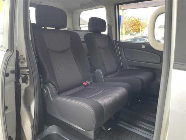 日産 セレナ ハイウェイスター Vセレクション 茨城県 2012(平24)年 6.7万km ブリリアントシルバー (株)IDOMが運営する【じしゃロン水戸店】の自社ローン専用車両になりますこちらは現金またはオートローンご利用時の価格です。自社ローンご希望の方は別途その旨お申付け下さい/社外メモリナビ/バックカメラ/クルーズコントロール/両側パワースライドドア/アイドリングストップ/オートライト/フォグランプ/ETC