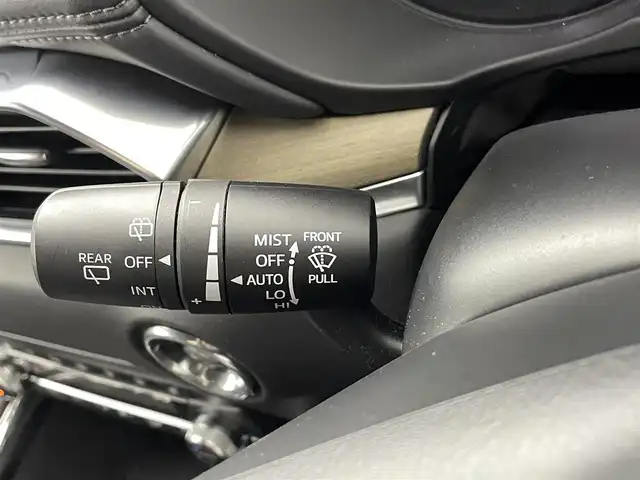 マツダ ＣＸ－５ XD エクスクルーシブモード 熊本県 2019(平31)年 6.8万km ジェットブラックマイカ 純正ナビ/（AM/FM/USB/CD/DVD/AUX/BT/フルセグ）/レーダークルーズコントロール/前後コーナーセンサー/衝突軽減ブレーキ/ブラインドスポットモニター/バック+全方位カメラ/BOSEサウンドシステム/ETC/社外前後ドライブレコーダー/レザーシート/D+N席パワーシート/D+N席シートヒーター/D+N席エアシート/D席メモリーシート/ヒートステアリング/電動リアゲート/純正フロアマット/純正19インチアルミホイール/オートライト/LEDヘッドライト/フォグランプ/4WD/MT付きAT/ステアリングスイッチ/プッシュスタート/スマートキー/スペアキー×1/電動パーキングブレーキ/オートホールド/オート電動格納ミラー/アイドリングストップ/DUALオートエアコン/横滑り防止装置/ISO FIX/W+サイド+カーテンエアバッグ/取扱説明書