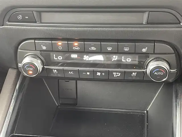 マツダ ＣＸ－５ XD エクスクルーシブモード 熊本県 2019(平31)年 6.8万km ジェットブラックマイカ 純正ナビ/（AM/FM/USB/CD/DVD/AUX/BT/フルセグ）/レーダークルーズコントロール/前後コーナーセンサー/衝突軽減ブレーキ/ブラインドスポットモニター/バック+全方位カメラ/BOSEサウンドシステム/ETC/社外前後ドライブレコーダー/レザーシート/D+N席パワーシート/D+N席シートヒーター/D+N席エアシート/D席メモリーシート/ヒートステアリング/電動リアゲート/純正フロアマット/純正19インチアルミホイール/オートライト/LEDヘッドライト/フォグランプ/4WD/MT付きAT/ステアリングスイッチ/プッシュスタート/スマートキー/スペアキー×1/電動パーキングブレーキ/オートホールド/オート電動格納ミラー/アイドリングストップ/DUALオートエアコン/横滑り防止装置/ISO FIX/W+サイド+カーテンエアバッグ/取扱説明書