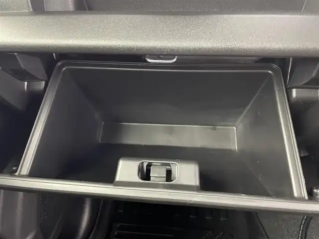 スズキ ジムニー XC 富山県 2023(令5)年 2.1万km ブルーイッシュブラックパール3 社外ディスプレイオーディオ（AM/FM/BT）/バックカメラ/ETC/シートヒーター/衝突被害軽減システム/クルーズコントロール/レーンキープアシスト/横滑り防止装置/アイドリングストップ/純正アルミホイール/社外フロアマット/オートLEDライト/フォグライト/革巻きステアリング/ステアリングスイッチ/スマートキー/スペアキー