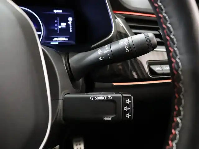 ルノー ルノー アルカナ RSライン E-テックハイブリッド 静岡県 2022(令4)年 3.3万km オレンジ 純正ディスプレイオーディオ/Apple Carplay/ACC/LKA/BSM/デジタルインナーミラー/前後ドラレコ/360°カメラ/前席シートヒーター/前席パワーシート/衝突軽減ブレーキ/LEDヘッドライト/カラー　EQB　オランジュバレンシアＭ/ワイヤレス充電/ETC