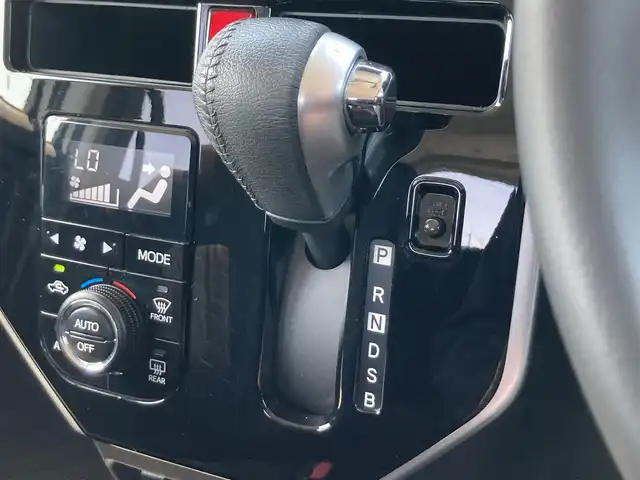トヨタ タンク カスタムG 鳥取県 2020(令2)年 1.3万km パールホワイトⅢ 純正ナビ/フルセグ/CD/BT/パノラミックビューモニター/スマートアシスト/両側パワースライドドア/前席シートヒーター/クルーズコントロール/LEDヘットライト/オートハイビーム/純正14インチアルミホイール/プッシュエンジンスタート/アイドリングストップ/純正フロアマット/ドアバイザー/保証書・取扱説明書