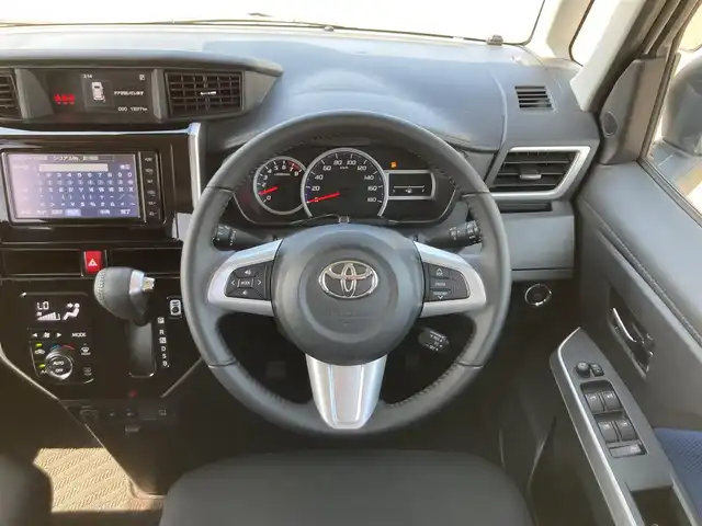 トヨタ タンク カスタムG 鳥取県 2020(令2)年 1.3万km パールホワイトⅢ 純正ナビ/フルセグ/CD/BT/パノラミックビューモニター/スマートアシスト/両側パワースライドドア/前席シートヒーター/クルーズコントロール/LEDヘットライト/オートハイビーム/純正14インチアルミホイール/プッシュエンジンスタート/アイドリングストップ/純正フロアマット/ドアバイザー/保証書・取扱説明書