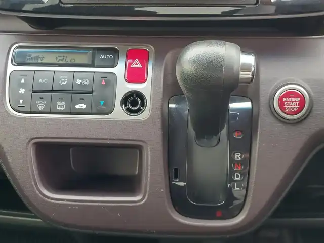 ホンダ Ｎ ＯＮＥ プレミアム 東京都 2014(平26)年 3.5万km ミラノレッド 社外ナビ/ワンセグ/バックカメラ/ETC/シティブレーキアクティブシステム/ECON/オートライト/純正14インチAW/スマートキー