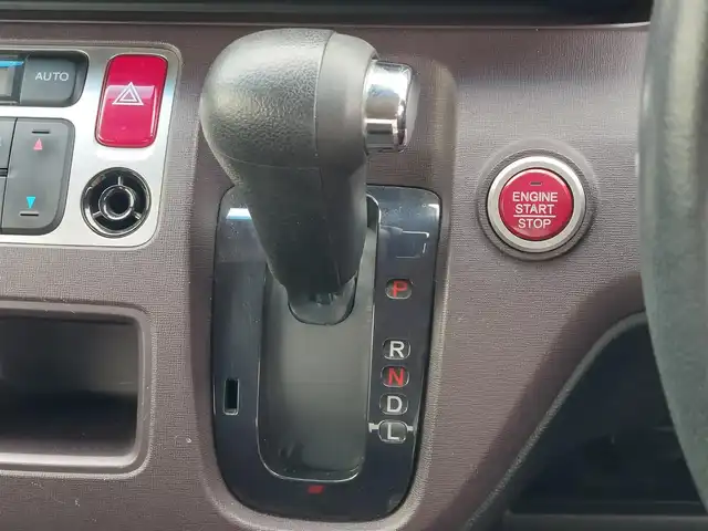 ホンダ Ｎ ＯＮＥ プレミアム 東京都 2014(平26)年 3.5万km ミラノレッド 社外ナビ/ワンセグ/バックカメラ/ETC/シティブレーキアクティブシステム/ECON/オートライト/純正14インチAW/スマートキー