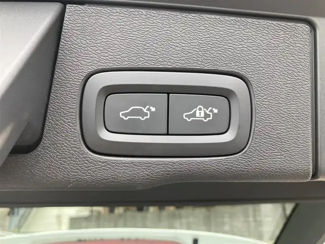 ボルボ ＸＣ６０ D4 AWD インスクリプション 熊本県 2020(令2)年 4.7万km クリスタルホワイトP 純正ナビ（Bluetooth、USB、AppleCarPlay、地デジ）/360°カメラ/HUD/革シート/パワーシート/ベンチレーション/シートヒーター/コーナーセンサー/パワーバックドア/純正19インチアルミホイール/LEDヘッドライト