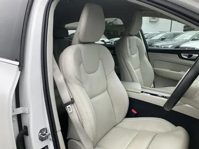 ボルボ ＸＣ６０ D4 AWD インスクリプション 熊本県 2020(令2)年 4.7万km クリスタルホワイトP 純正ナビ（Bluetooth、USB、AppleCarPlay、地デジ）/360°カメラ/HUD/革シート/パワーシート/ベンチレーション/シートヒーター/コーナーセンサー/パワーバックドア/純正19インチアルミホイール/LEDヘッドライト