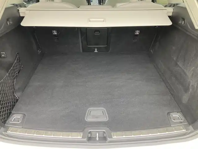 ボルボ ＸＣ６０ D4 AWD インスクリプション 熊本県 2020(令2)年 4.7万km クリスタルホワイトP 純正ナビ（Bluetooth、USB、AppleCarPlay、地デジ）/360°カメラ/HUD/革シート/パワーシート/ベンチレーション/シートヒーター/コーナーセンサー/パワーバックドア/純正19インチアルミホイール/LEDヘッドライト