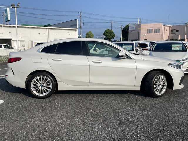 ＢＭＷ ２１８ｉ グランクーペ プレイ 千葉県 2020(令2)年 2万km パール ナビ　バックカメラ　黒革シート　パワーシート　シートヒーター　ＵＳＢ　ＢＴ　スクリーンミラーリング　ミラーＥＴＣ　ドラレコ　ＬＥＤライト　オートライト　ソナー　１７インチＡＷ　ターボ スマートキー
