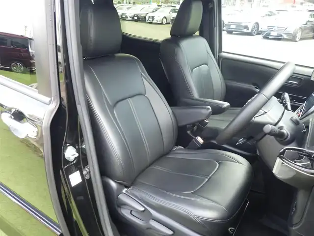 トヨタ ヴォクシー ZS 煌Ⅱ 千葉県 2020(令2)年 5.4万km イナズマスパーキングブラックガラスフレーク ワンオーナー/Toyota Safety Sense/・プリクラッシュセーフティ/・レーンディパーチャーアラート/・オートハイビーム/クルーズコントロール/両側パワースライドドア/純正SDナビ/地デジTV/【DVD/CD再生機能　Bluetooth接続】/バックカメラ/フリップダウンモニター（V12T-R68C）/革巻きステアリング/ETC（2.0）/LEDヘッドライト/フォグライト/ウインカーミラー/クリアランスソナー/純正16インチアルミホイル/スマートキー