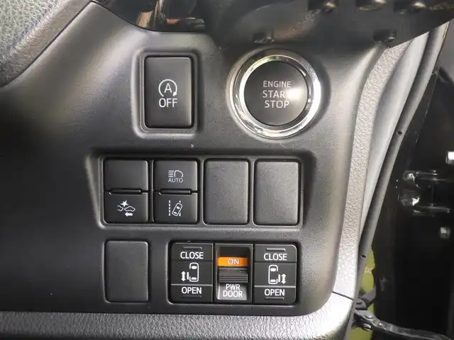 トヨタ ヴォクシー ZS 煌Ⅱ 千葉県 2020(令2)年 5.4万km イナズマスパーキングブラックガラスフレーク ワンオーナー/Toyota Safety Sense/・プリクラッシュセーフティ/・レーンディパーチャーアラート/・オートハイビーム/クルーズコントロール/両側パワースライドドア/純正SDナビ/地デジTV/【DVD/CD再生機能　Bluetooth接続】/バックカメラ/フリップダウンモニター（V12T-R68C）/革巻きステアリング/ETC（2.0）/LEDヘッドライト/フォグライト/ウインカーミラー/クリアランスソナー/純正16インチアルミホイル/スマートキー