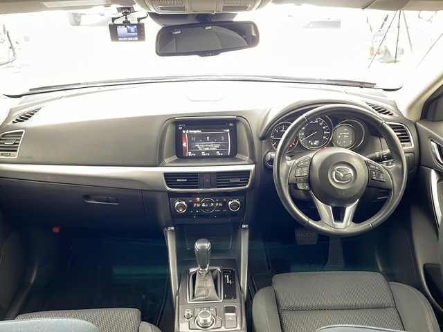 マツダ ＣＸ－５ XD 兵庫県 2015(平27)年 7.7万km ソウルレッドプレミアムメタリック ・ワンオーナー車/・純正メモリナビ/・Bluetooth/DVD/CD/フルセグテレビ/・ビルドインETC/・前後ドライブレコーダー/・バックカメラ/・電動パーキングブレーキ/・クルーズコントロール/・盗難防止装置/・純正フロアマット/・革巻きステアリング/・ステアリングリモコン/・LEDオートライト/・純正17インチアルミホイール/・ウインカーミラー/・電動格納ミラー/・USBサポート/・W＋サイドエアバッグ/・カーテンエアバッグ/・プッシュスタートボタン/・スマートキー