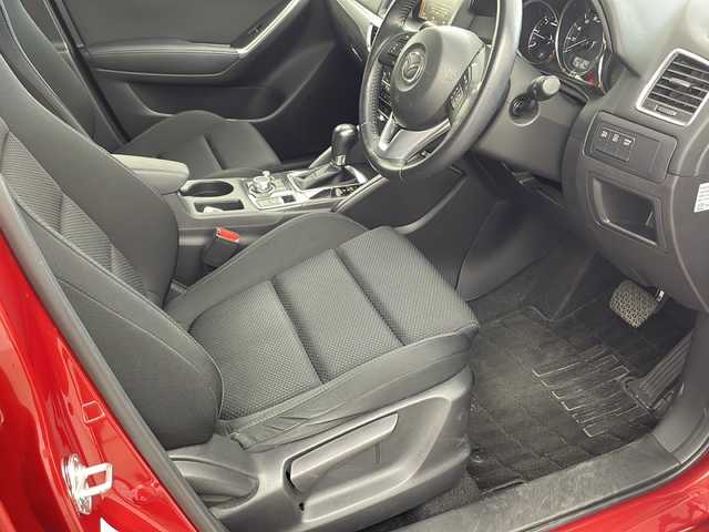 マツダ ＣＸ－５ XD 兵庫県 2015(平27)年 7.7万km ソウルレッドプレミアムメタリック ・ワンオーナー車/・純正メモリナビ/・Bluetooth/DVD/CD/フルセグテレビ/・ビルドインETC/・前後ドライブレコーダー/・バックカメラ/・電動パーキングブレーキ/・クルーズコントロール/・盗難防止装置/・純正フロアマット/・革巻きステアリング/・ステアリングリモコン/・LEDオートライト/・純正17インチアルミホイール/・ウインカーミラー/・電動格納ミラー/・USBサポート/・W＋サイドエアバッグ/・カーテンエアバッグ/・プッシュスタートボタン/・スマートキー