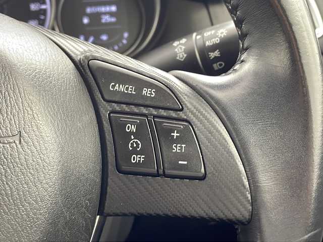 マツダ ＣＸ－５ XD 兵庫県 2015(平27)年 7.7万km ソウルレッドプレミアムメタリック ・ワンオーナー車/・純正メモリナビ/・Bluetooth/DVD/CD/フルセグテレビ/・ビルドインETC/・前後ドライブレコーダー/・バックカメラ/・電動パーキングブレーキ/・クルーズコントロール/・盗難防止装置/・純正フロアマット/・革巻きステアリング/・ステアリングリモコン/・LEDオートライト/・純正17インチアルミホイール/・ウインカーミラー/・電動格納ミラー/・USBサポート/・W＋サイドエアバッグ/・カーテンエアバッグ/・プッシュスタートボタン/・スマートキー