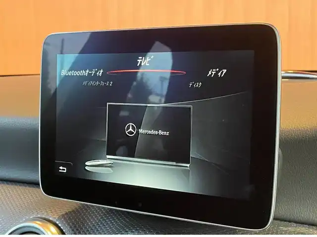 メルセデス・ベンツ Ａ１８０ AMG スタイル 愛知県 2018(平30)年 1.8万km カルサイトホワイト 純正ナビ /フルセグTV /バックカメラ /CD/DVD再生/Bluetooth/AppleCarPlay/USB/レーダーセーフティパッケージ /ACC /ブラインドスポット /レーンキープ/キーレスゴー /黒半革 /シートヒーター /純正18インチアルミホイール/LEDヘッドライト