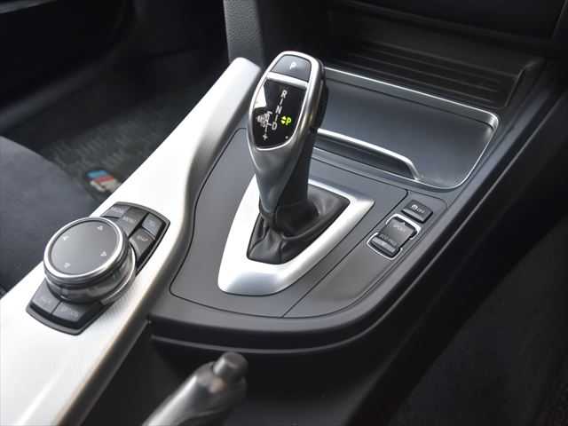 ＢＭＷ ３２０ｄ 和歌山県 2016(平28)年 5.2万km アルピンホワイトⅢ ACC /純ナビ /Bカメ /前後ドラレコ /純18incAW /オートテールゲート /レーンキープアシスト /衝突軽減 /コンフォートアクセス /パワーシート /パドルシフト /リアセンサー  /LEDライト /Bluetoothオーディオ /ETC
