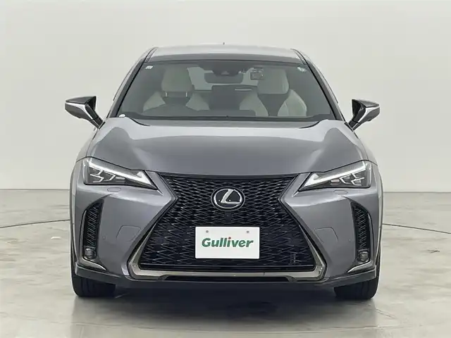 レクサス ＵＸ 250h Fスポーツ 福岡県 2019(令1)年 1.9万km マーキュリーグレーマイカ 純正１０．３型ナビ　/全方位カメラ　/ＥＴＣ２．０　/前後ドライブレコーダー　/レーダークルーズコントロール　/コーナーセンサー　/衝突被害軽減ブレーキ　/レーンキープ　/ＢＳＭ　/ＰＫＳＢ　/ＭＴモード付き　/本革シート　/パワーシート　/シートヒーター／ベンチレーション　/ステアリングヒーター　/パワーバックドア