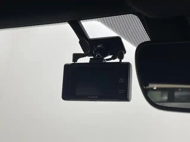 レクサス ＵＸ 250h Fスポーツ 福岡県 2019(令1)年 1.9万km マーキュリーグレーマイカ 純正１０．３型ナビ　/全方位カメラ　/ＥＴＣ２．０　/前後ドライブレコーダー　/レーダークルーズコントロール　/コーナーセンサー　/衝突被害軽減ブレーキ　/レーンキープ　/ＢＳＭ　/ＰＫＳＢ　/ＭＴモード付き　/本革シート　/パワーシート　/シートヒーター／ベンチレーション　/ステアリングヒーター　/パワーバックドア