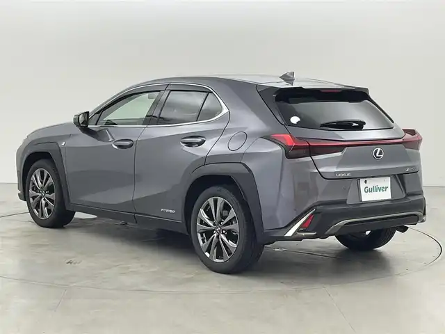 レクサス ＵＸ 250h Fスポーツ 福岡県 2019(令1)年 1.9万km マーキュリーグレーマイカ 純正１０．３型ナビ　/全方位カメラ　/ＥＴＣ２．０　/前後ドライブレコーダー　/レーダークルーズコントロール　/コーナーセンサー　/衝突被害軽減ブレーキ　/レーンキープ　/ＢＳＭ　/ＰＫＳＢ　/ＭＴモード付き　/本革シート　/パワーシート　/シートヒーター／ベンチレーション　/ステアリングヒーター　/パワーバックドア