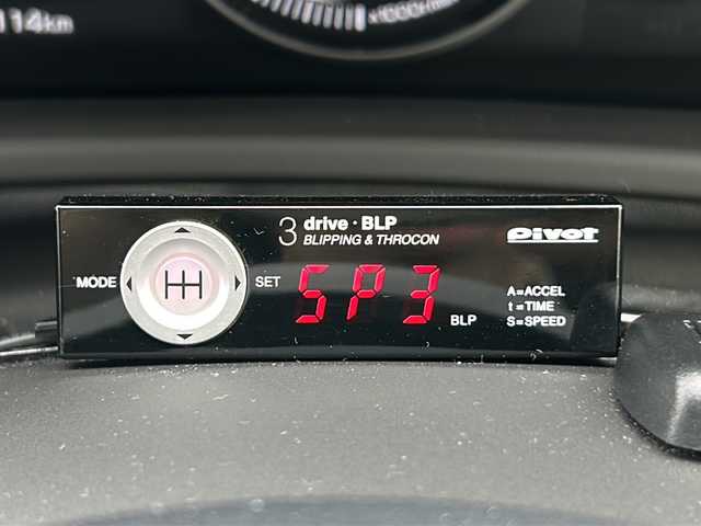 トヨタ ＧＲ８６ RZ 三重県 2022(令4)年 4.5万km クリスタルホワイトパール 純正ナビ/バックカメラ/ハーフレザーシート/ETC/スペアキー/前方ドライブレコーダー/前席シートヒーター/USB給電ポート/革巻きステアリング/ステアリングスイッチ/LEDヘッドライト/オートライト/純正フロアマット/電動格納ミラー/禁煙車