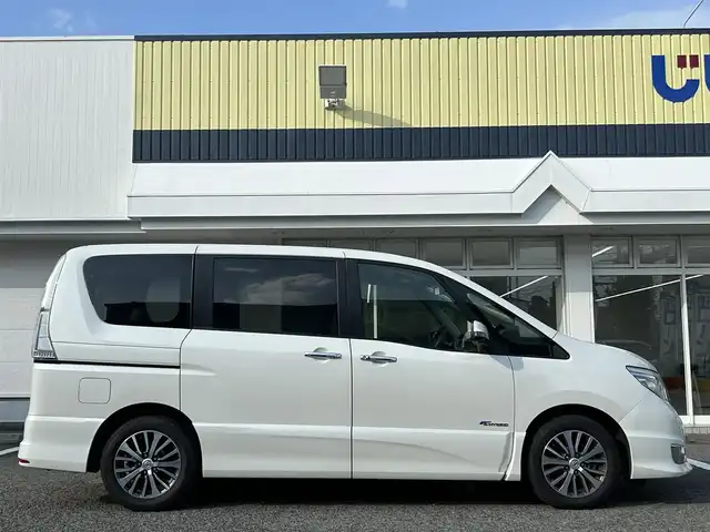 日産 セレナ ハイウェイS G S HV Aセーフ 京都府 2014(平26)年 8.7万km ブリリアントホワイトパール (株)IDOMが運営する【じしゃロン伏見店】の自社ローン専用車両になりますこちらは現金またはオートローンご利用時の価格です。自社ローンご希望の方は別途その旨お申付け下さい/純正ナビ(TV/Bluetooth/CD/AUX)/バックカメラ/アラウンドビューモニター/フリップダウンモニター/ビルトインETC/両側パワースライドドア/純正フロアマット/純正16インチアルミホイール/コーナーセンサー/クルーズコントロール/レーンキープアシスト/衝突被害軽減ブレーキ/ドライブレコーダー/プッシュスタート/スマートキー