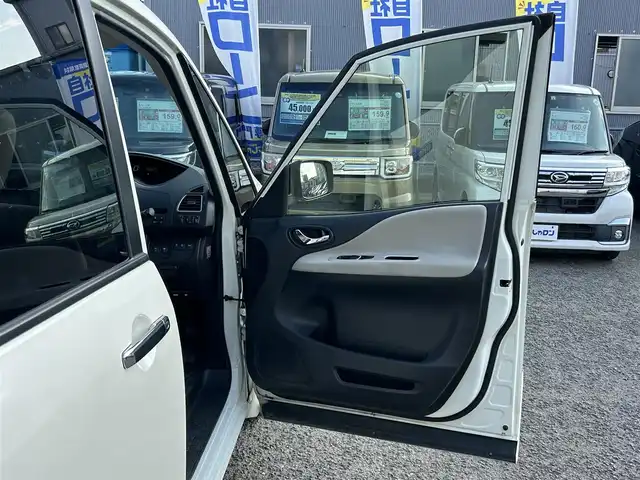 日産 セレナ ハイウェイS G S HV Aセーフ 京都府 2014(平26)年 8.7万km ブリリアントホワイトパール (株)IDOMが運営する【じしゃロン伏見店】の自社ローン専用車両になりますこちらは現金またはオートローンご利用時の価格です。自社ローンご希望の方は別途その旨お申付け下さい/純正ナビ(TV/Bluetooth/CD/AUX)/バックカメラ/アラウンドビューモニター/フリップダウンモニター/ビルトインETC/両側パワースライドドア/純正フロアマット/純正16インチアルミホイール/コーナーセンサー/クルーズコントロール/レーンキープアシスト/衝突被害軽減ブレーキ/ドライブレコーダー/プッシュスタート/スマートキー