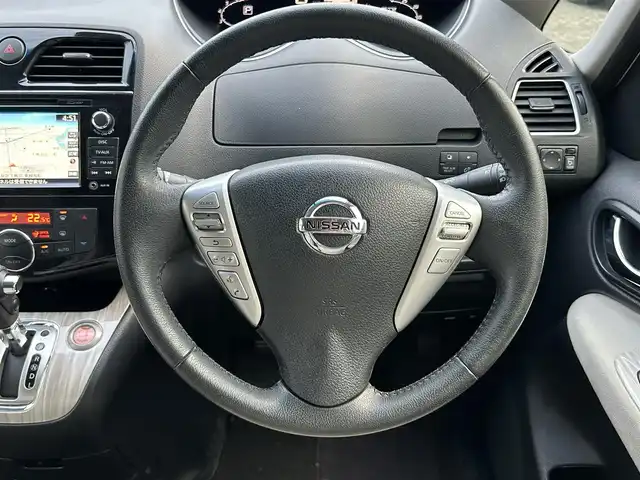 日産 セレナ ハイウェイS G S HV Aセーフ 京都府 2014(平26)年 8.7万km ブリリアントホワイトパール (株)IDOMが運営する【じしゃロン伏見店】の自社ローン専用車両になりますこちらは現金またはオートローンご利用時の価格です。自社ローンご希望の方は別途その旨お申付け下さい/純正ナビ(TV/Bluetooth/CD/AUX)/バックカメラ/アラウンドビューモニター/フリップダウンモニター/ビルトインETC/両側パワースライドドア/純正フロアマット/純正16インチアルミホイール/コーナーセンサー/クルーズコントロール/レーンキープアシスト/衝突被害軽減ブレーキ/ドライブレコーダー/プッシュスタート/スマートキー