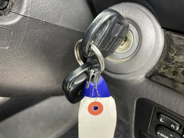 トヨタ ランドクルーザー プラド TX－LTD 道央・札幌 2007(平19)年 5.7万km ホワイトパールクリスタルシャイン ・4WD/・純正HDDナビ/・CD/DVD/SD/HDD/AUX/フルセグTV/・Bluetooth接続/・サンルーフ/ルーフレール/・バックカメラ/ETC/・センターデフロック/・純正エンジンスターター/・前方ドライブレコーダー/・オートライト/フォグランプ/・積込冬タイヤAWセット/・電動格納ミラー/ミラーヒーター/・ヘッドライトレベライザー/・リモコンキー/スペアキー/・ドアバイザー/純正フロアマット