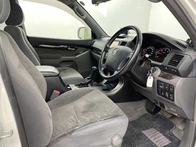 トヨタ ランドクルーザー プラド TX－LTD 道央・札幌 2007(平19)年 5.7万km ホワイトパールクリスタルシャイン ・4WD/・純正HDDナビ/・CD/DVD/SD/HDD/AUX/フルセグTV/・Bluetooth接続/・サンルーフ/ルーフレール/・バックカメラ/ETC/・センターデフロック/・純正エンジンスターター/・前方ドライブレコーダー/・オートライト/フォグランプ/・積込冬タイヤAWセット/・電動格納ミラー/ミラーヒーター/・ヘッドライトレベライザー/・リモコンキー/スペアキー/・ドアバイザー/純正フロアマット