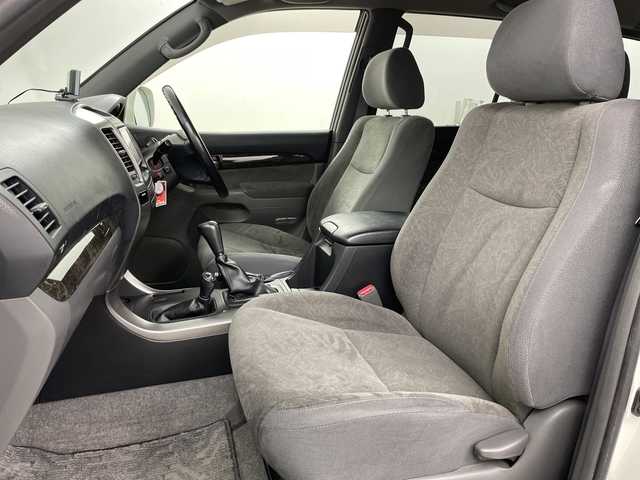 トヨタ ランドクルーザー プラド TX－LTD 道央・札幌 2007(平19)年 5.7万km ホワイトパールクリスタルシャイン ・4WD/・純正HDDナビ/・CD/DVD/SD/HDD/AUX/フルセグTV/・Bluetooth接続/・サンルーフ/ルーフレール/・バックカメラ/ETC/・センターデフロック/・純正エンジンスターター/・前方ドライブレコーダー/・オートライト/フォグランプ/・積込冬タイヤAWセット/・電動格納ミラー/ミラーヒーター/・ヘッドライトレベライザー/・リモコンキー/スペアキー/・ドアバイザー/純正フロアマット