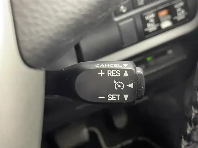 トヨタ ヴォクシー ZS 煌 熊本県 2018(平30)年 7.7万km ホワイトパールクリスタルシャイン 純正ナビNSZT-Y66T（ＣＤ・ＤＶＤ・フルセグ・ＳＤ・HDMI）/バックカメラ　/純正フリップダウンモニター　/社外前後ドライブレコーダー　/ビルトインＥＴＣ　/クルーズコントロール　/衝突軽減ブレーキ　/レーンキープアシスト/横滑り防止　/アイドリングストップ/純正フロアマット/純正16インチAW/オートライト/LEDヘッドライト/オートマチックハイビーム/フォグランプ/スマートキー/プッシュスタート/スペアキー1本/保証書/取扱説明書