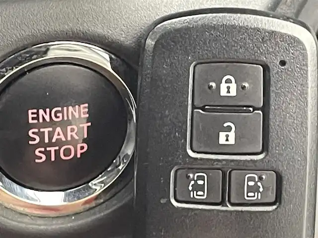 トヨタ ヴォクシー ZS 煌 熊本県 2018(平30)年 7.7万km ホワイトパールクリスタルシャイン 純正ナビNSZT-Y66T（ＣＤ・ＤＶＤ・フルセグ・ＳＤ・HDMI）/バックカメラ　/純正フリップダウンモニター　/社外前後ドライブレコーダー　/ビルトインＥＴＣ　/クルーズコントロール　/衝突軽減ブレーキ　/レーンキープアシスト/横滑り防止　/アイドリングストップ/純正フロアマット/純正16インチAW/オートライト/LEDヘッドライト/オートマチックハイビーム/フォグランプ/スマートキー/プッシュスタート/スペアキー1本/保証書/取扱説明書