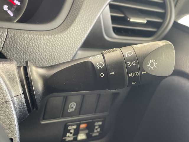 トヨタ ヴォクシー ZS 愛知県 2015(平27)年 4.7万km ブラック 社外SDナビ　（Bluetooth/TV/CD/DVD)/パワースライドドア/バックカメラ・バックモニター/スマートキー/ETC/オートライト/横滑り防止措置　/盗難防止装置/純正アルミホイール