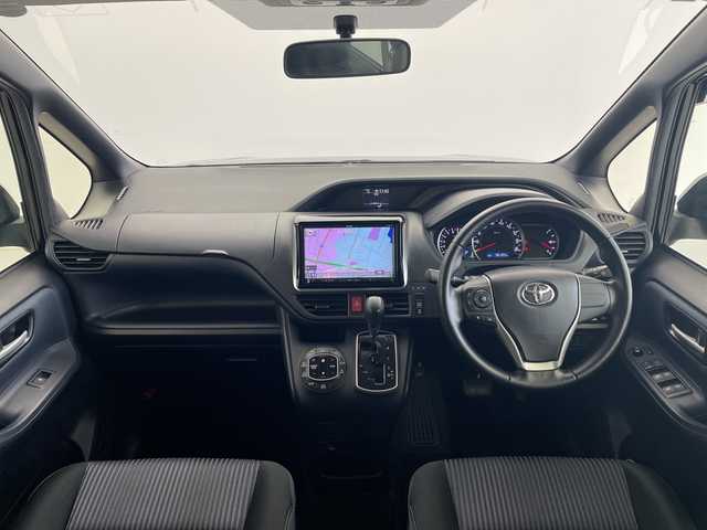 トヨタ ヴォクシー ZS 愛知県 2015(平27)年 4.7万km ブラック 社外SDナビ　（Bluetooth/TV/CD/DVD)/パワースライドドア/バックカメラ・バックモニター/スマートキー/ETC/オートライト/横滑り防止措置　/盗難防止装置/純正アルミホイール