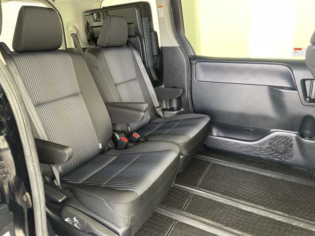 トヨタ ヴォクシー ZS 愛知県 2015(平27)年 4.7万km ブラック 社外SDナビ　（Bluetooth/TV/CD/DVD)/パワースライドドア/バックカメラ・バックモニター/スマートキー/ETC/オートライト/横滑り防止措置　/盗難防止装置/純正アルミホイール